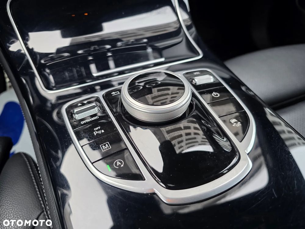 Mercedes-Benz GLC 250 4Matic 9G-TRONIC AMG Line - 18