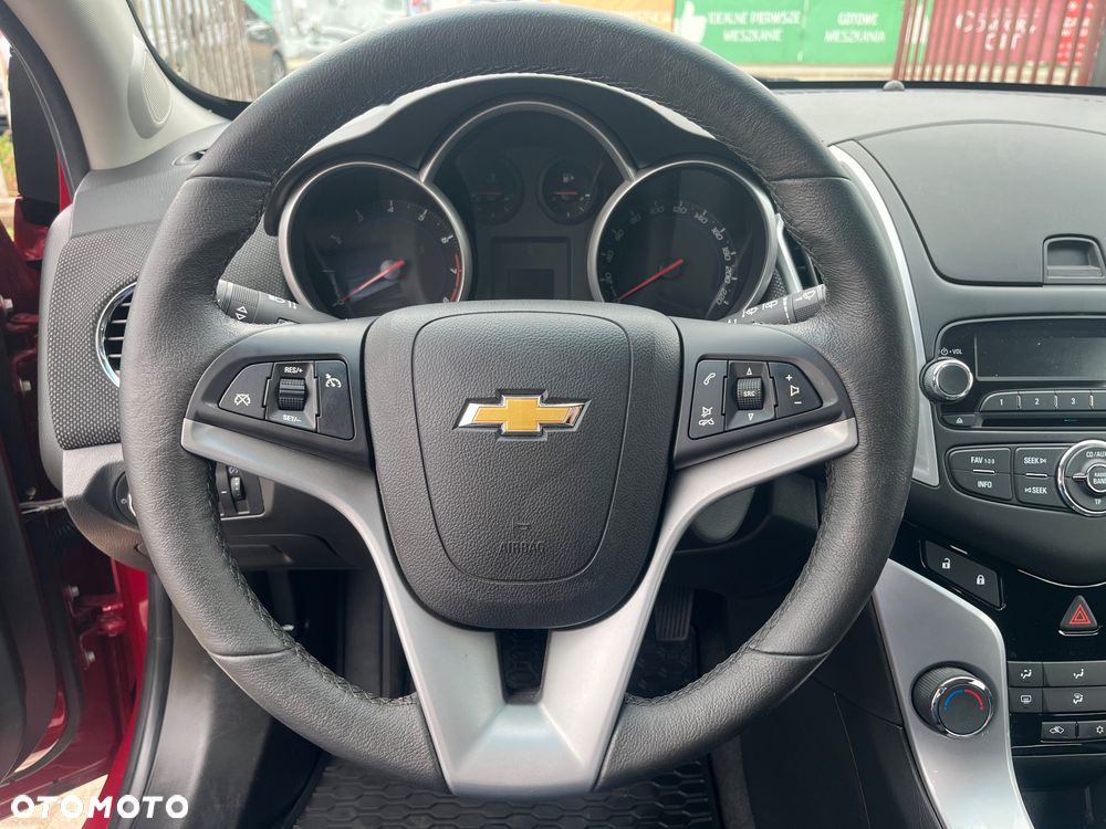 Chevrolet Cruze 1.6 LT - 12