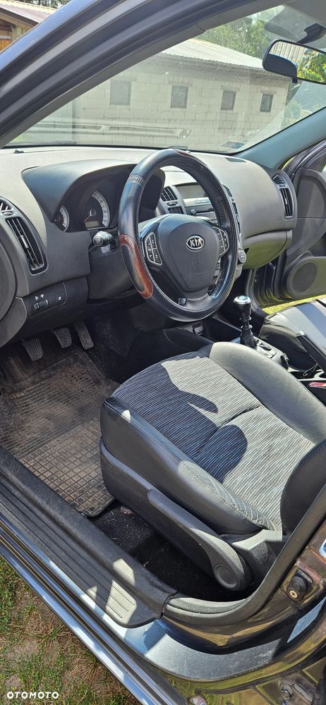 Kia Ceed 1.4 Comfort - 14