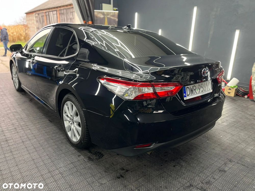 Toyota Camry 2.5 Hybrid Comfort CVT - 3