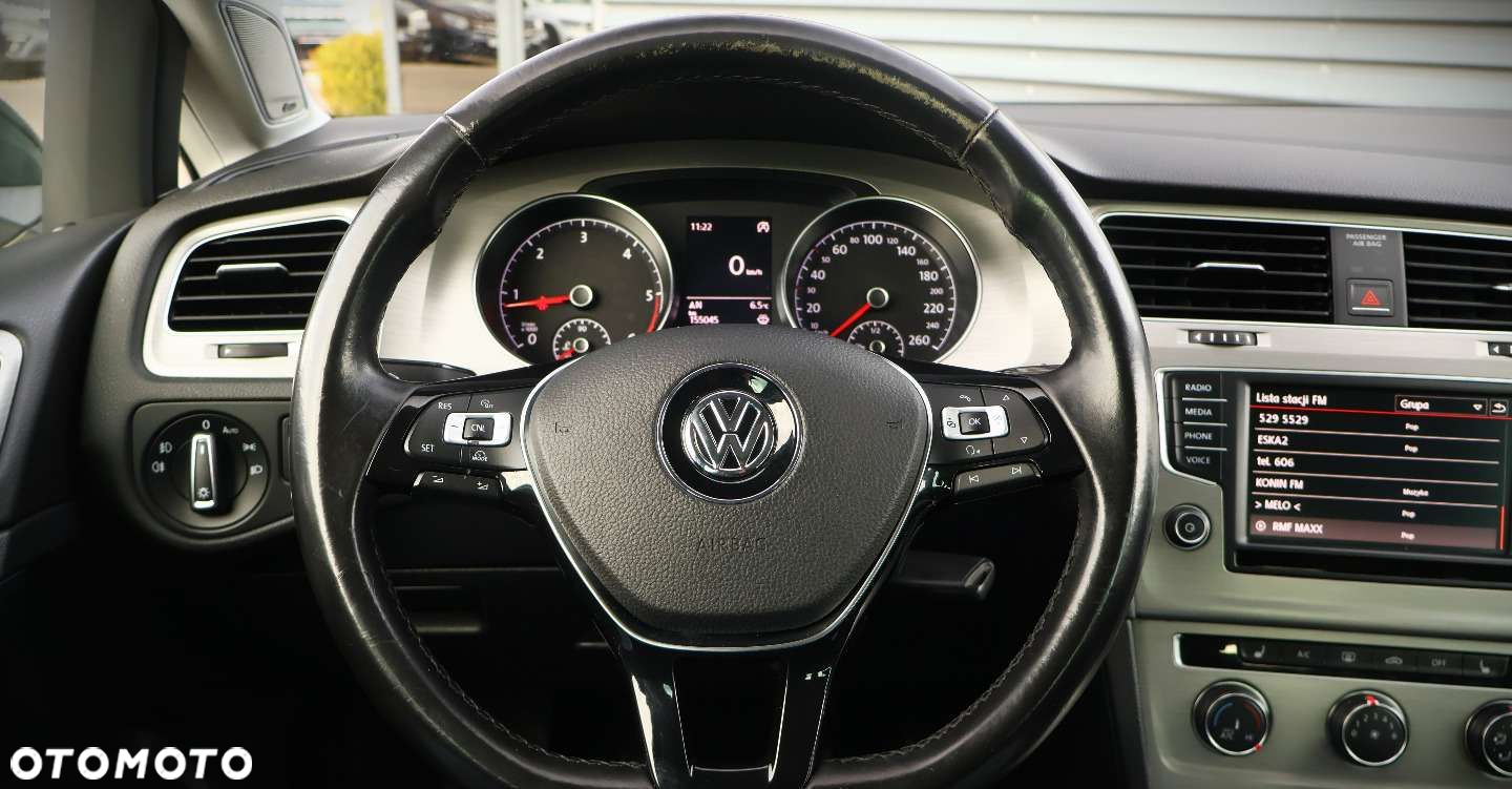Volkswagen Golf - 22