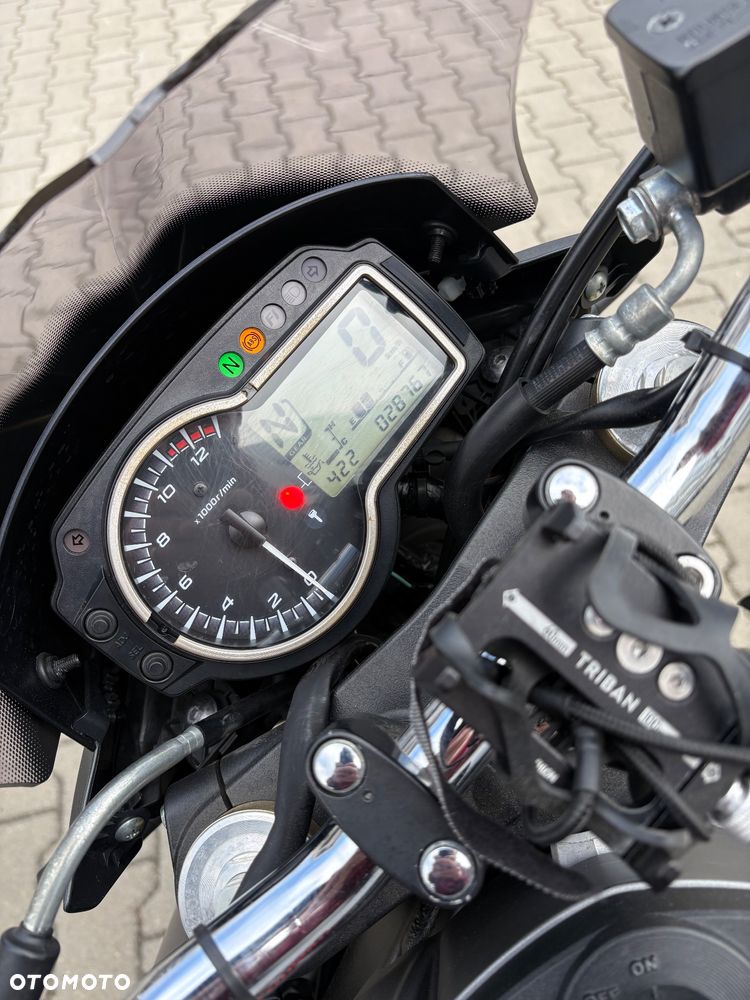 Suzuki GSR - 3