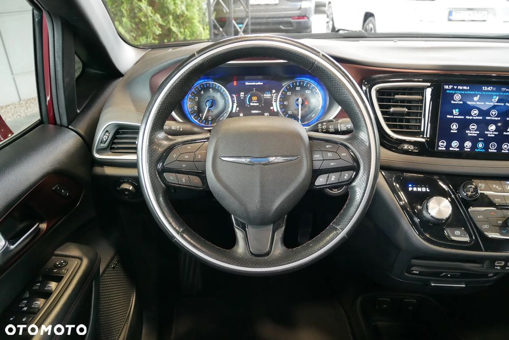 Chrysler Pacifica - 19