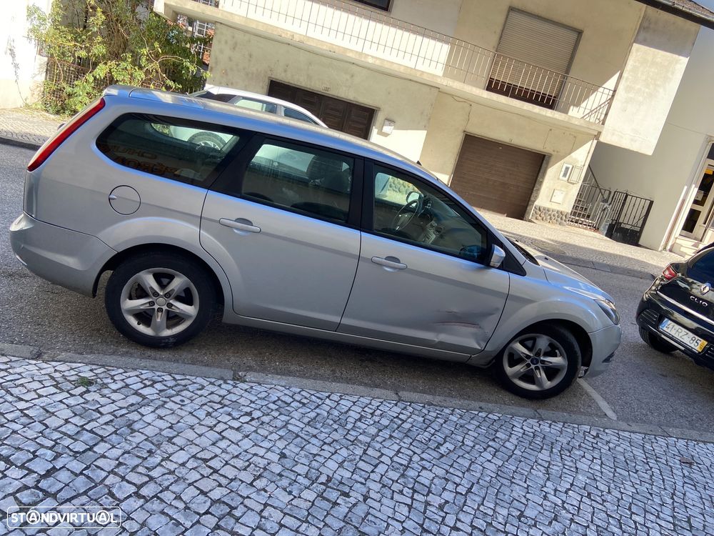 Ford Focus SW — photo 2