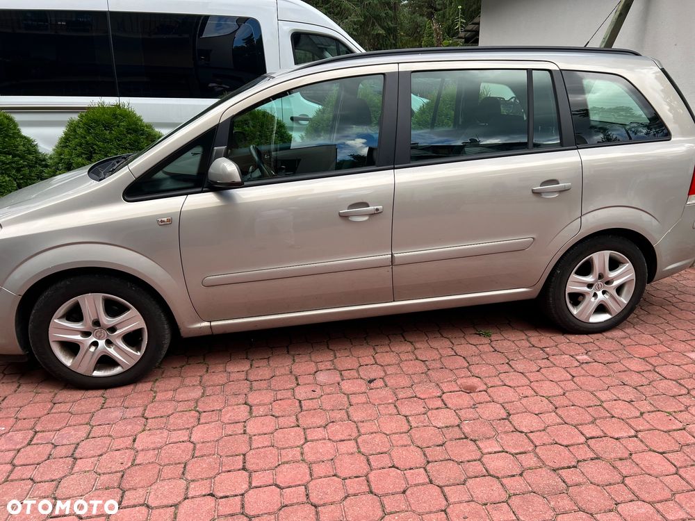 Opel Zafira 1.8 Cosmo - 7