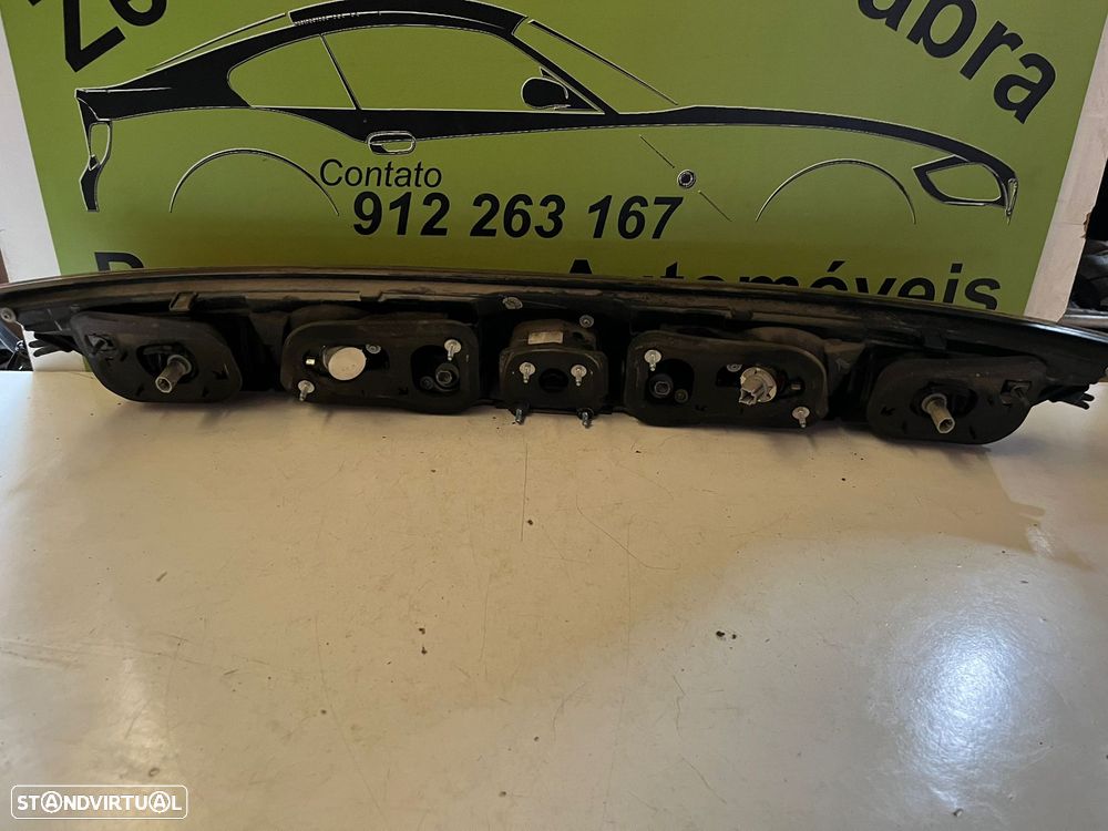 Honda Civic VIII FN - PAINEL MALA / FAROLIM - Z614 - 11