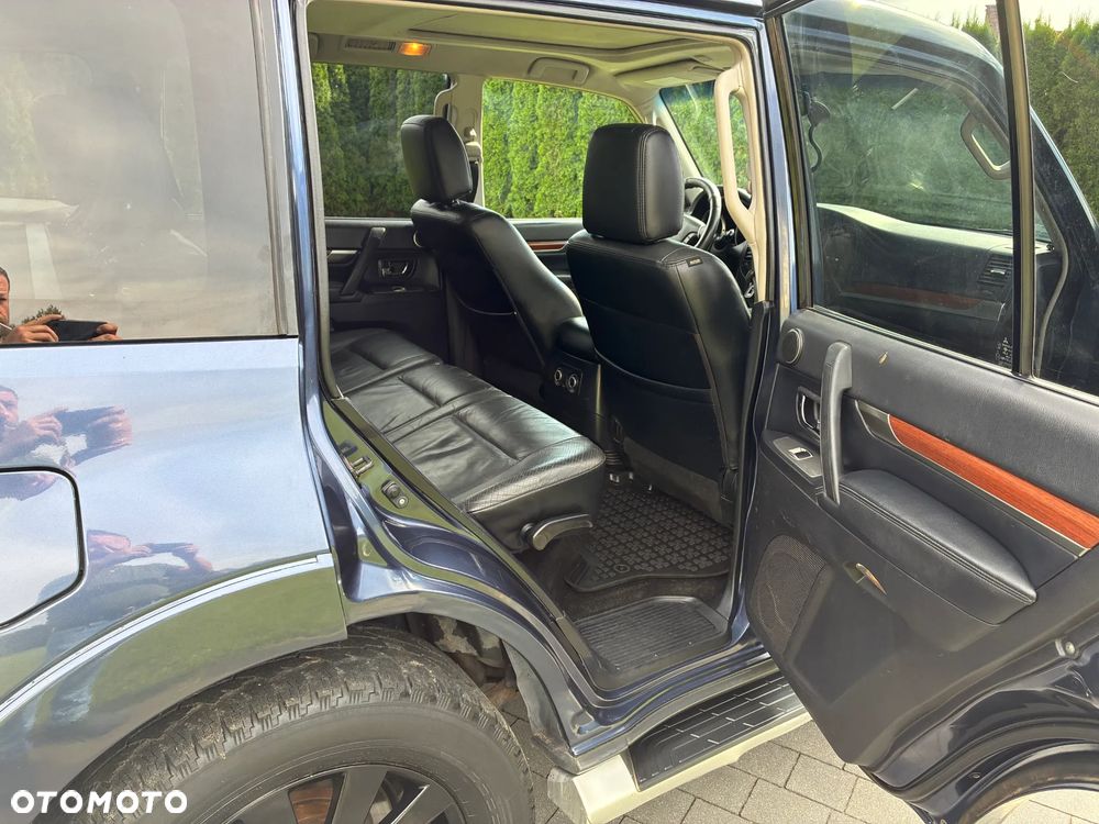 Mitsubishi Pajero - 15