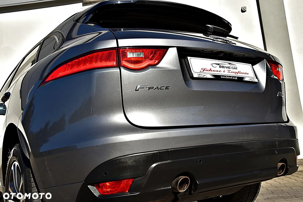Jaguar F-Pace 2.0 i4P AWD R-Sport - 9