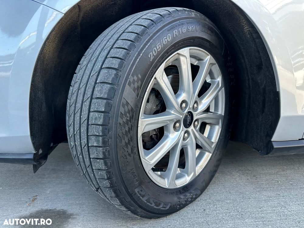 Ford Focus 1.0 EcoBoost Titanium Business - 29