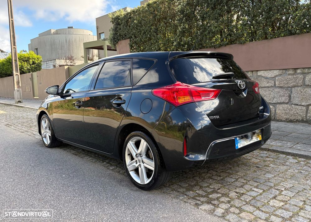 Toyota Auris 1.4 D-4D Comfort+Pack Sport - 19