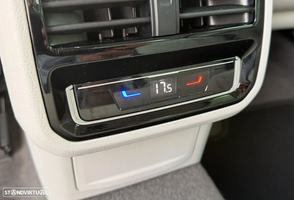 VW Passat 2.0 TDI Highline - 30