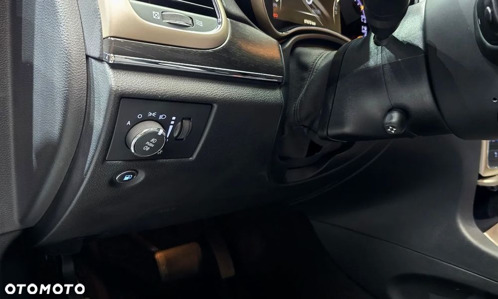 Jeep Grand Cherokee - 20