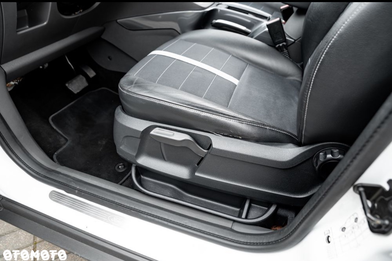 Ford Kuga 2.5 4x4 Titanium - 18