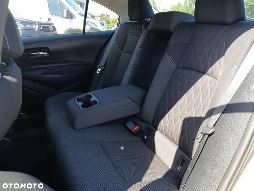 Toyota Corolla - 12
