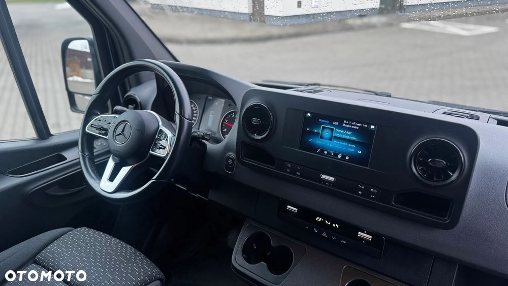 Mercedes-Benz Sprinter - 12