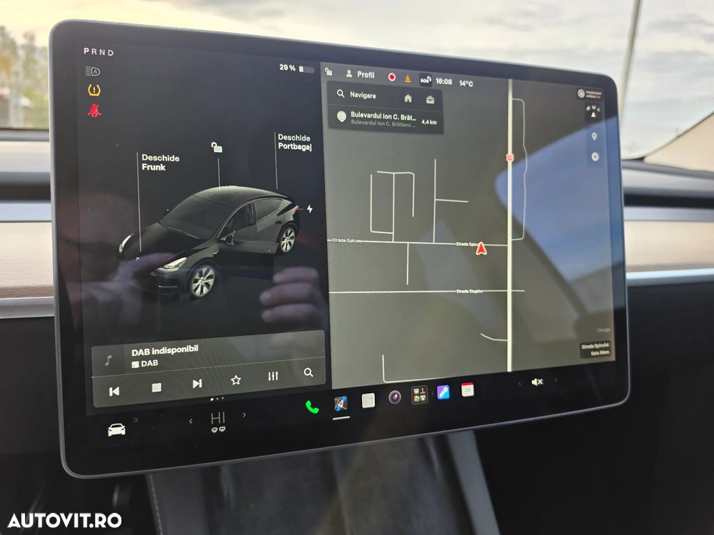 Tesla Model Y Long Range Dual Motor AWD - 15