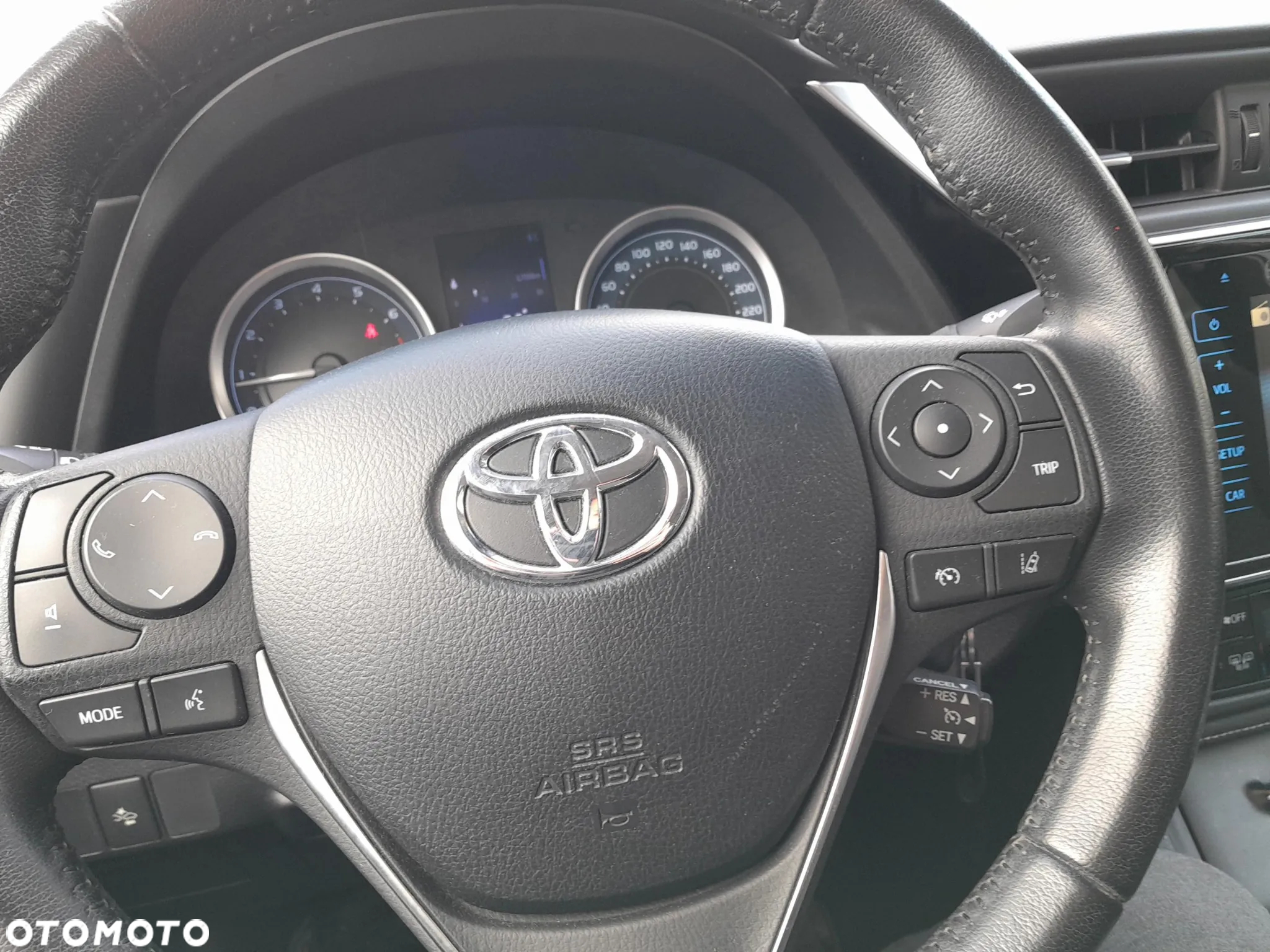 Toyota Corolla 1.6 Premium - 27