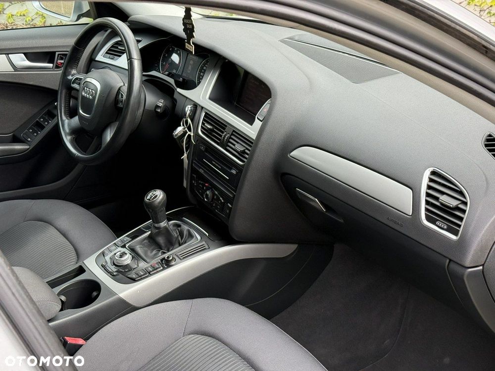Audi A4 Limousine - 8