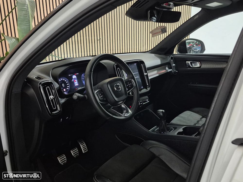 Volvo XC 40 1.5 T3 Tech Edition - 22
