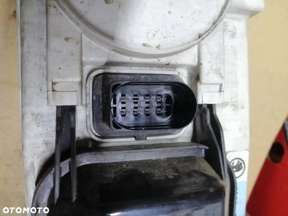 Skoda Octavia I Lift lampy przód komplet 1U1941015K 1U1941016K EU - 8