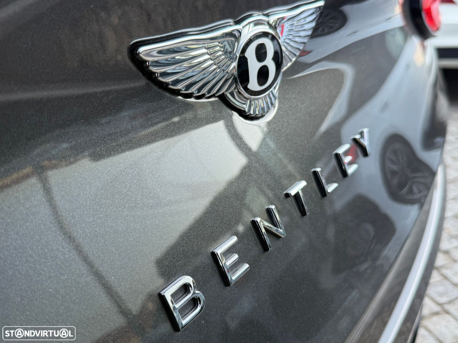 Bentley Bentayga V8 Atelier Edition - 18