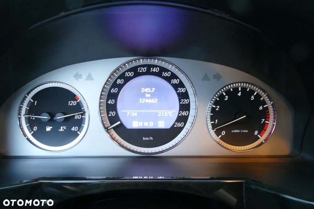 Mercedes-Benz GLK 350 4-Matic - 12