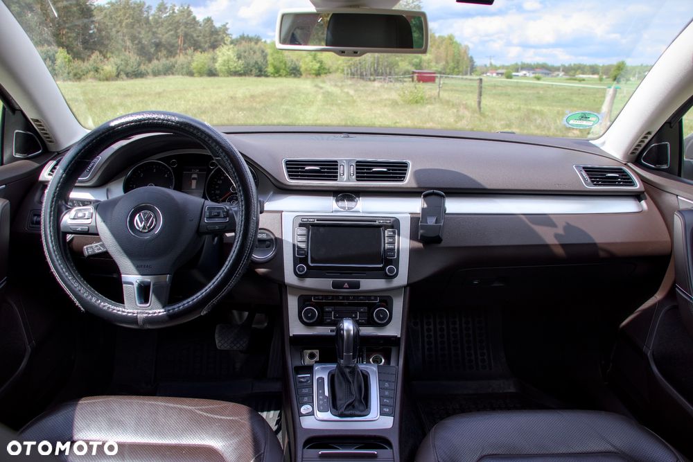 Volkswagen Passat Variant 2.0 TDI DSG BlueMotion Technology Exclusive - 20