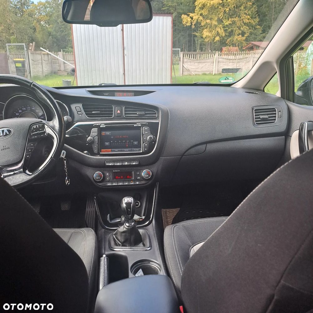 Kia Ceed 1.6 CRDi 128 Dream Team Edition - 6