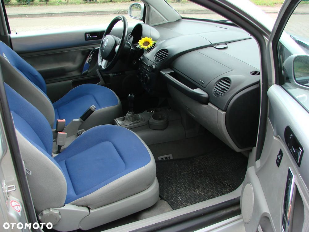 Volkswagen New Beetle - 13