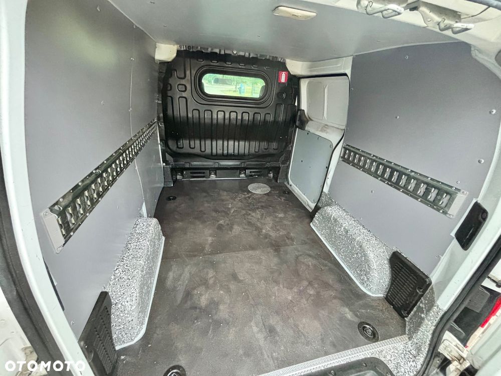 Nissan NV200 - 26