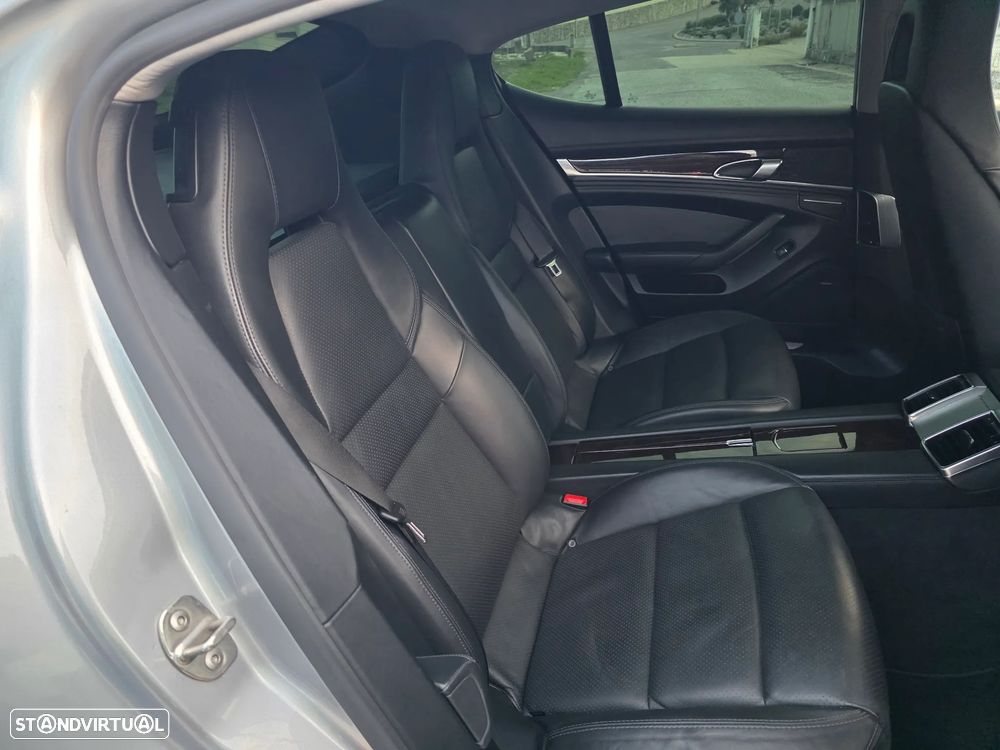 Porsche Panamera 4S PDK - 13