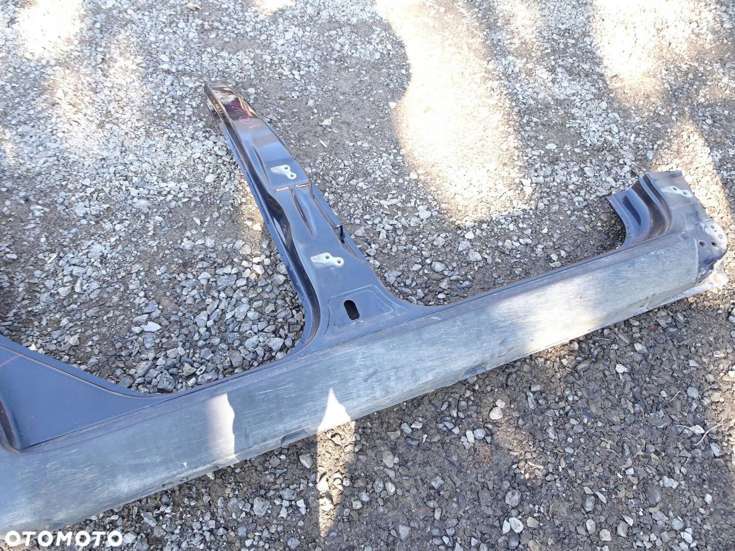 Próg PRAWY Ford Kuga MK1 H8 - 1