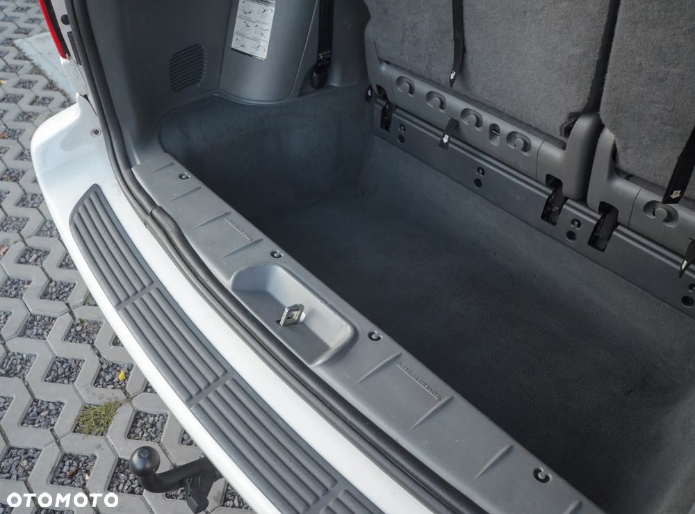 Chrysler Grand Voyager 3.3L LX - 18