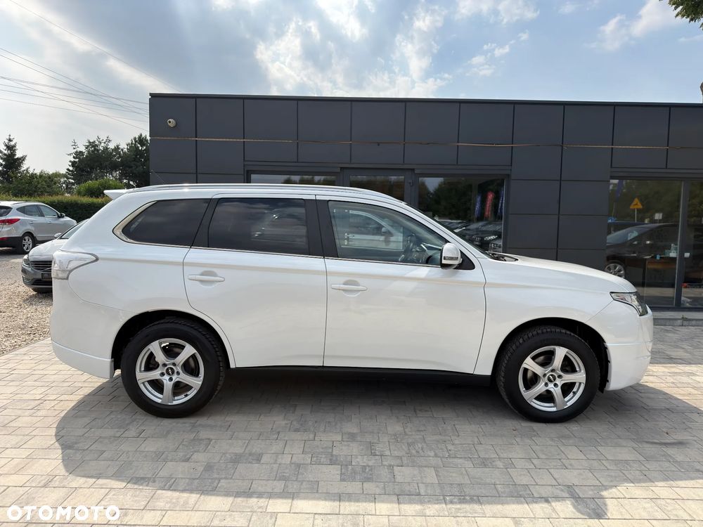 Mitsubishi Outlander 2.2 DID Intense + - 16