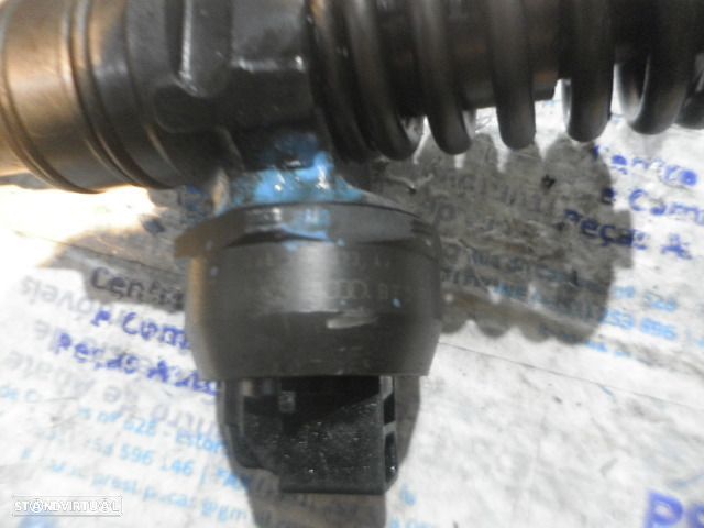 Injetor 0414720037 038130073AJ VW POLO 2007 1.4 TDI 75CV 3P CINZA - 3