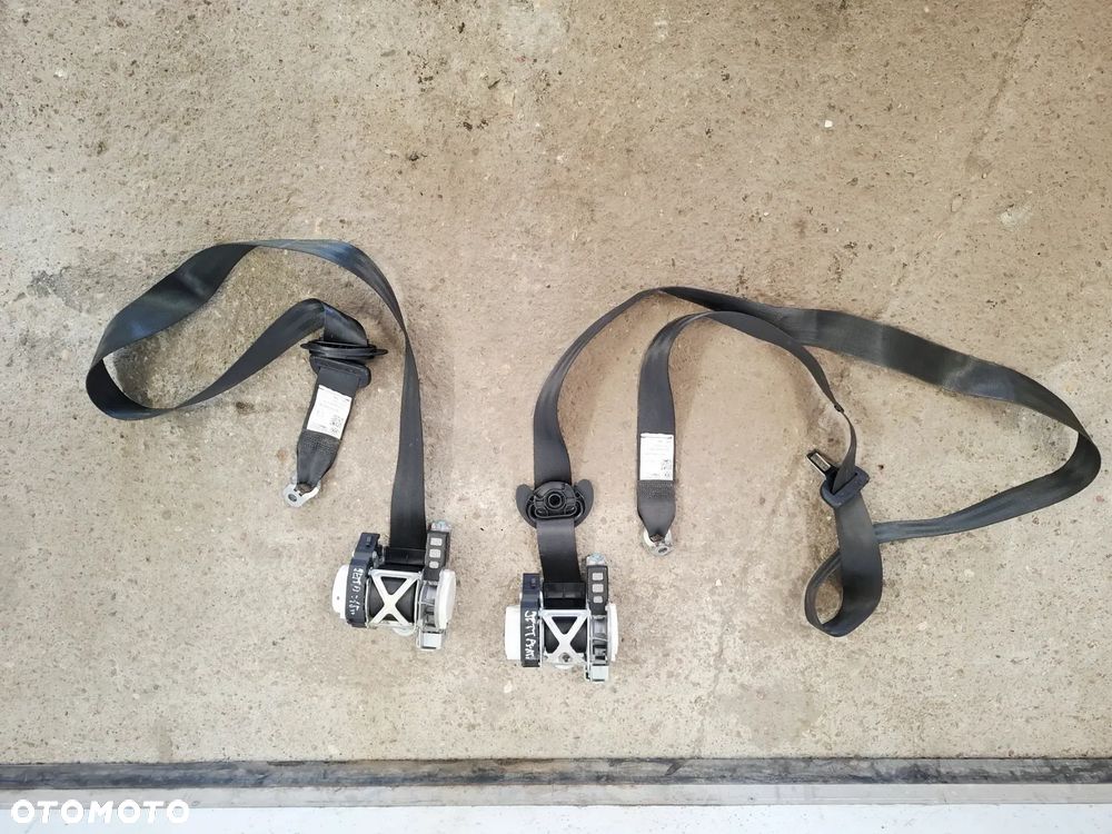 Pas Bezpieczeństwa Lewy/Prawy Przód VW Jetta 2010-2018 5C6857705B 5C6857706B Uszkodzony - 1