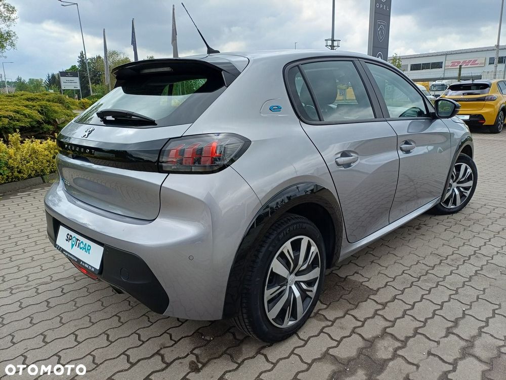 Peugeot 208 - 5
