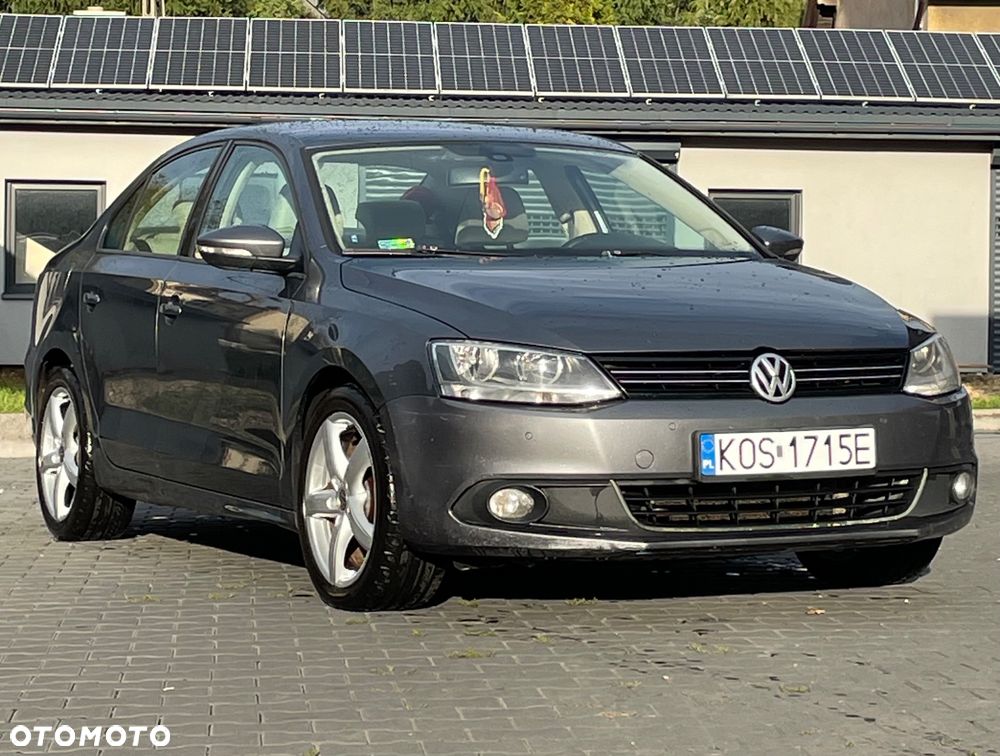 Volkswagen Jetta 1.6 TDI Highline - 1