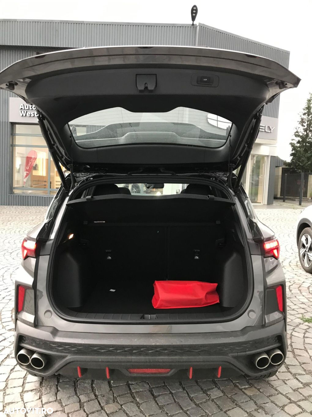 Geely Coolray - 9