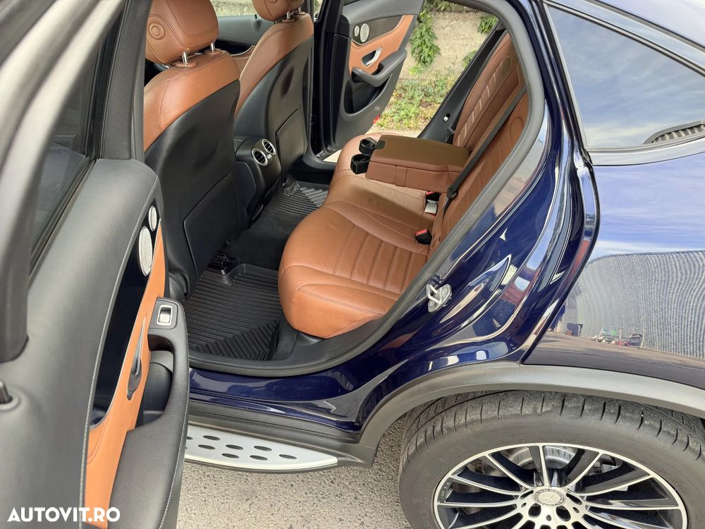 Mercedes-Benz GLC Coupe 250 4Matic 9G-TRONIC AMG Line - 14