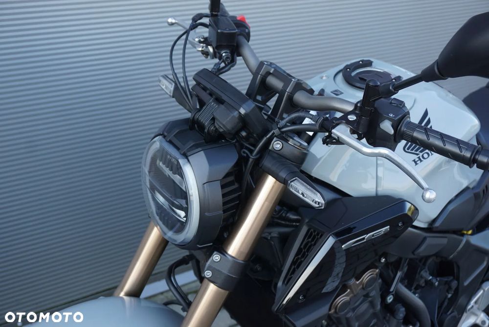Honda CB - 27