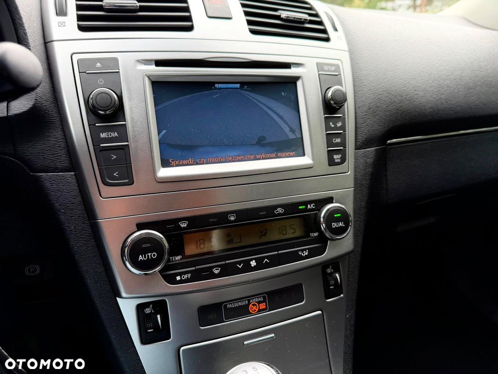 Toyota Avensis 1.8 Executive - 21