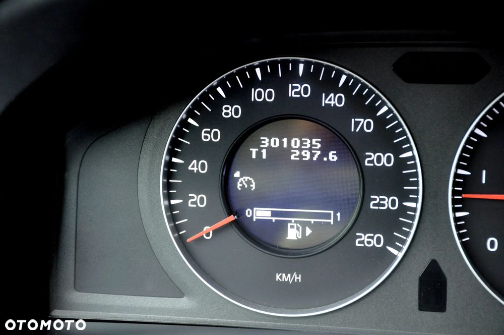 Volvo XC 60 2.4D Momentum - 39