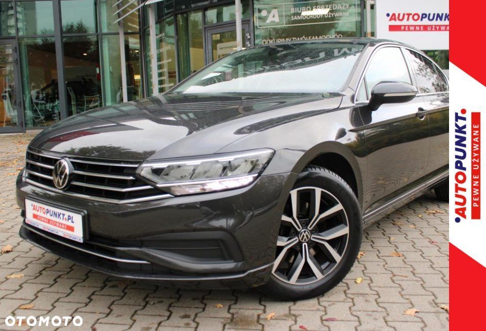 Volkswagen Passat - 1