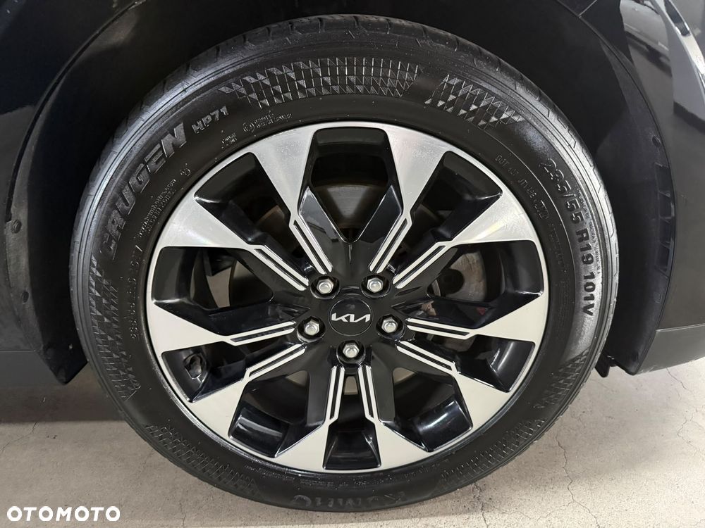 Kia Carnival - 27