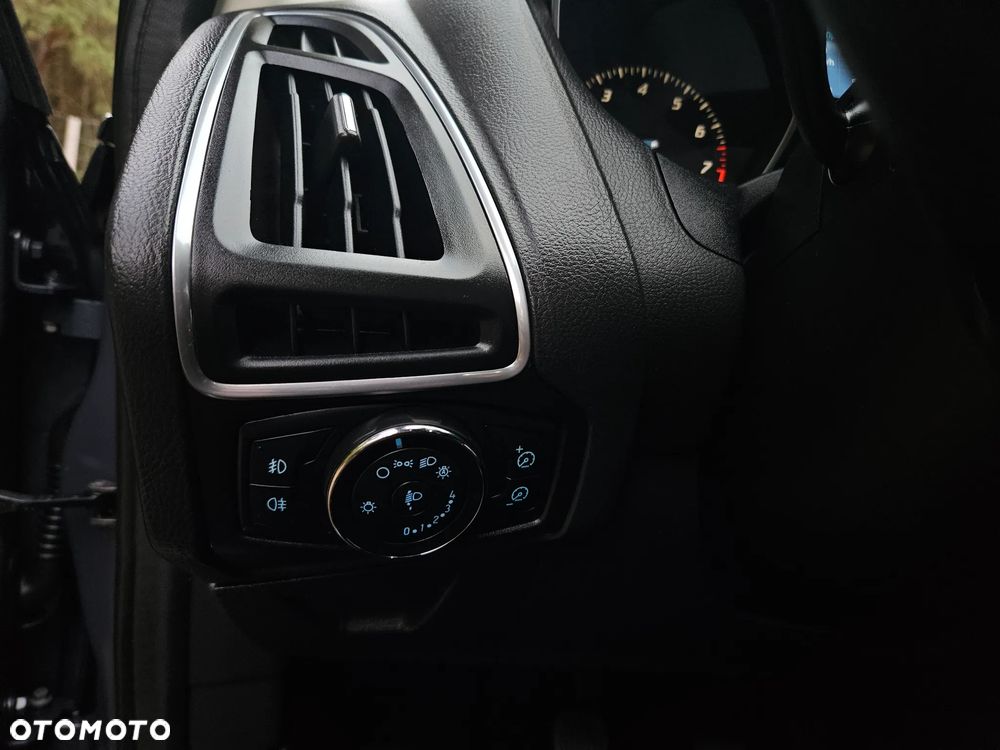 Ford Focus 1.6 Titanium - 33