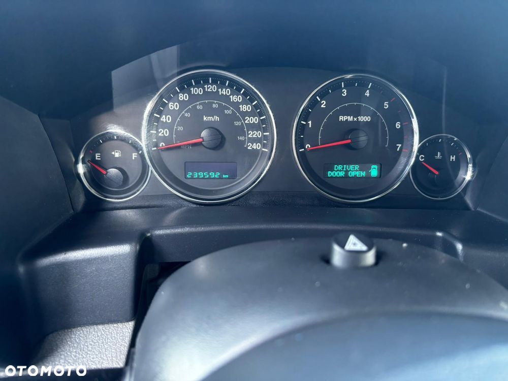 Jeep Commander 3.0 CRD Limited - 26