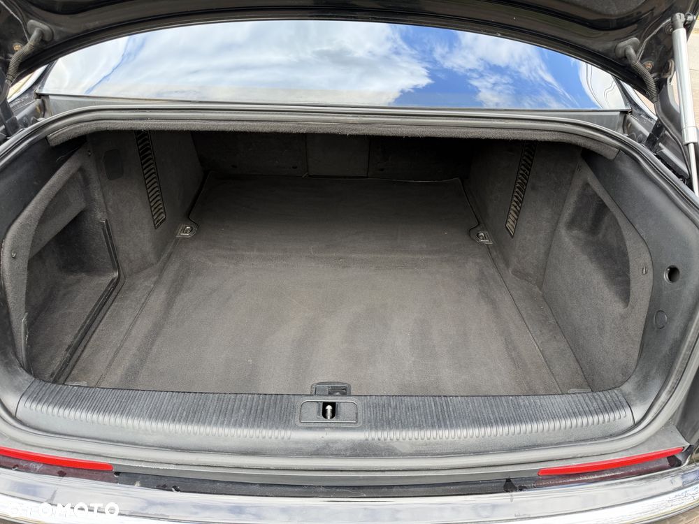 Audi A8 - 6