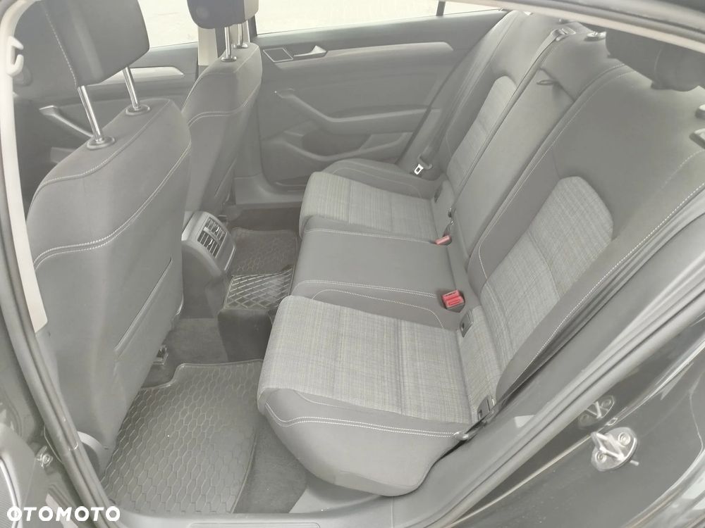 Volkswagen Passat 2.0 TSI Business DSG - 11