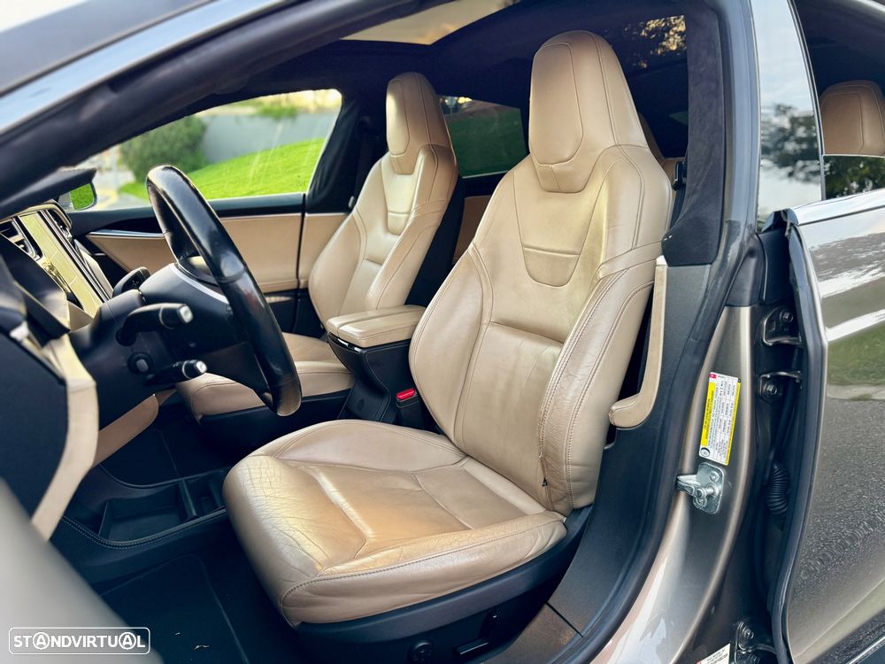 Tesla Model S 85 - 26